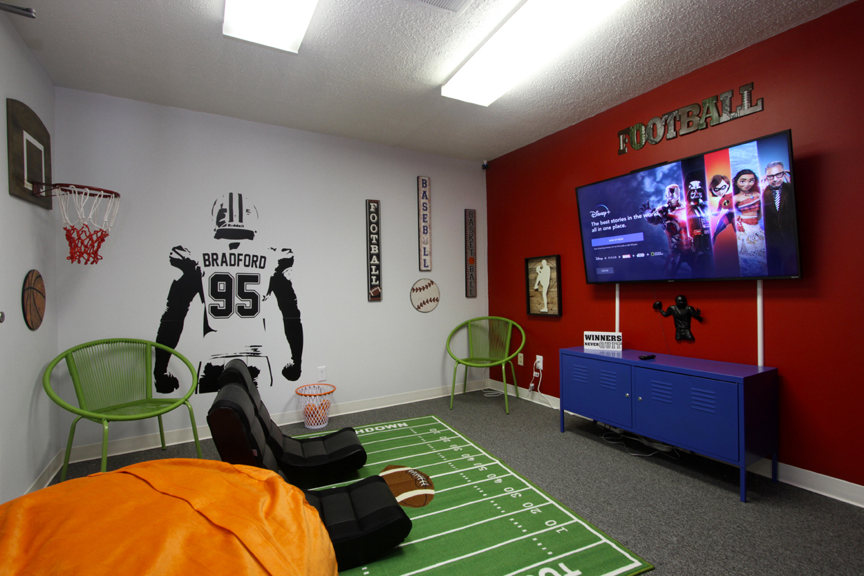 Evansville, IN Apartments Bradford Pointe Apartments Residents