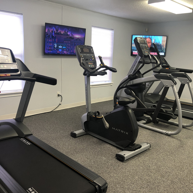 Evansville, IN Apartments Bradford Pointe Apartments Residents