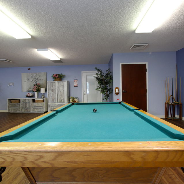 Evansville, IN Apartments Bradford Pointe Apartments Residents