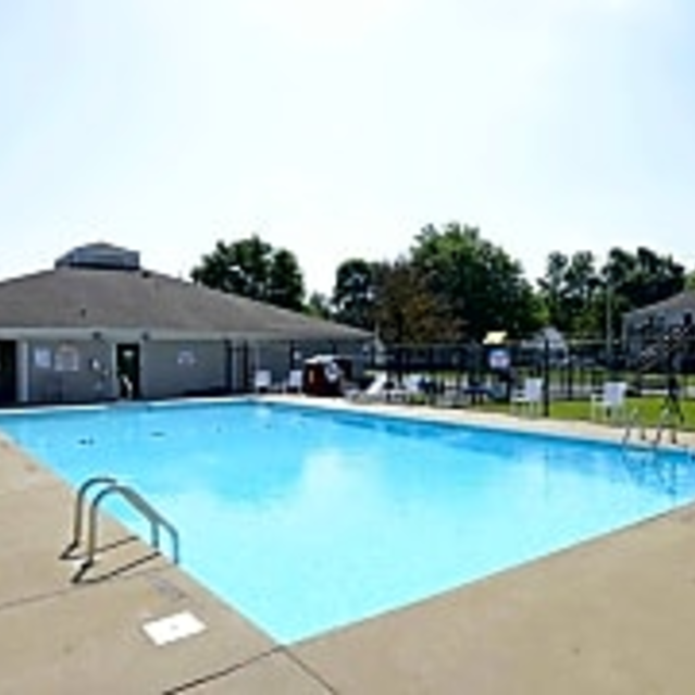 Evansville, IN Apartments Bradford Pointe Apartments Residents